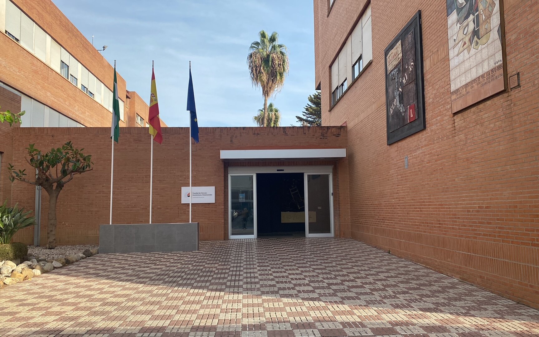 Campuseingang der Universität in Malaga.