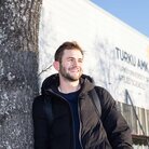 Ein Student der TH AB auf dem Campus in Turku
