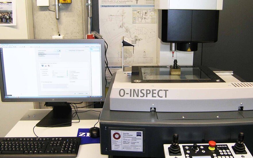 Koordinatenmessmaschine O-Inspect 322 im Labor für Produktionstechnik.