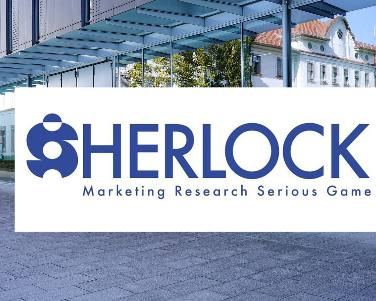 Logo Projekt Sherlock vor Foto von Glasfassade eine TH-Gebäudes mit Spiegelung