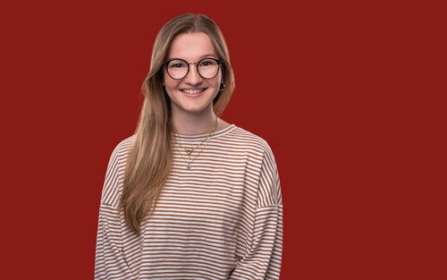 Portrait der Studentin Amelie aus dem Studiengang Wirtschaftspsychologie