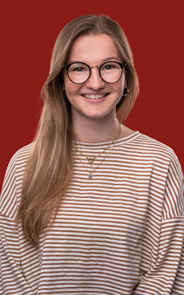 Portrait der Studentin Amelie aus dem Studiengang Wirtschaftspsychologie