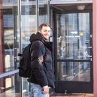 Ein Student der TH AB auf dem Campus in Turku