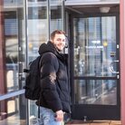 Ein Student der TH AB auf dem Campus in Turku