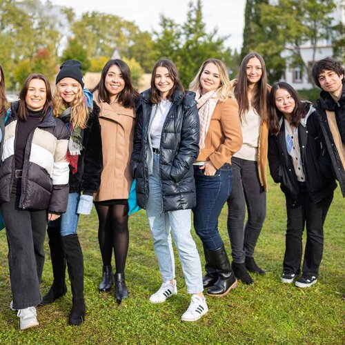 Internationale Austauschstudierende auf dem Campus