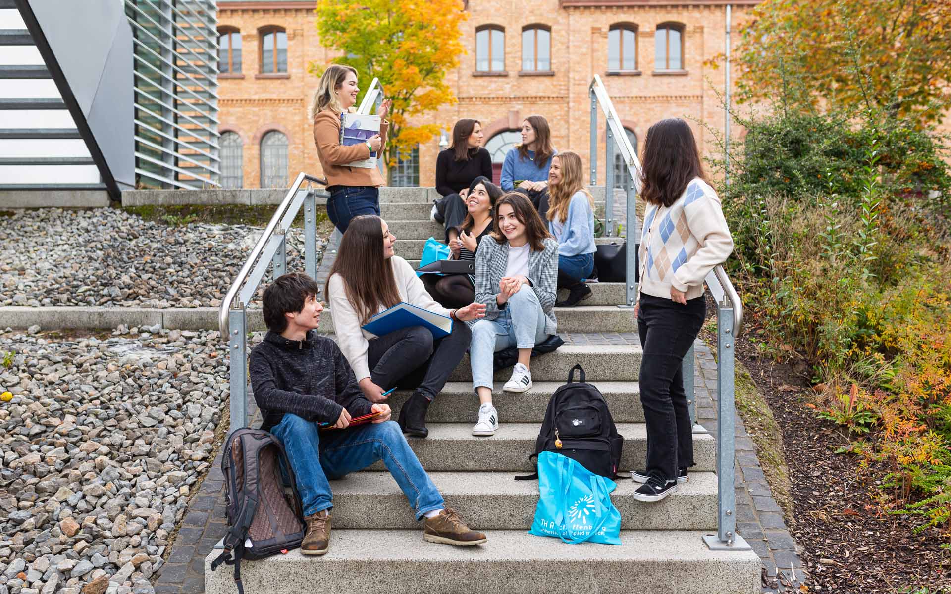 Internationale Austauschstudierende auf dem Campus